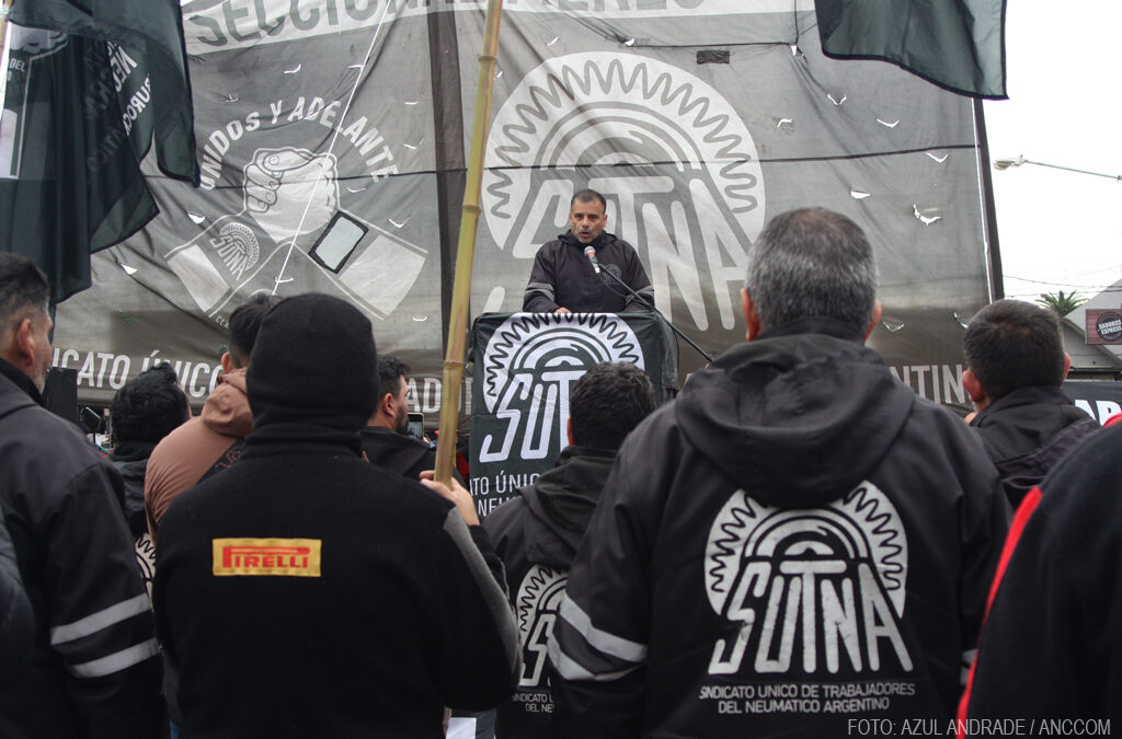 Trabajadores del neumático protestaron contra los despidos