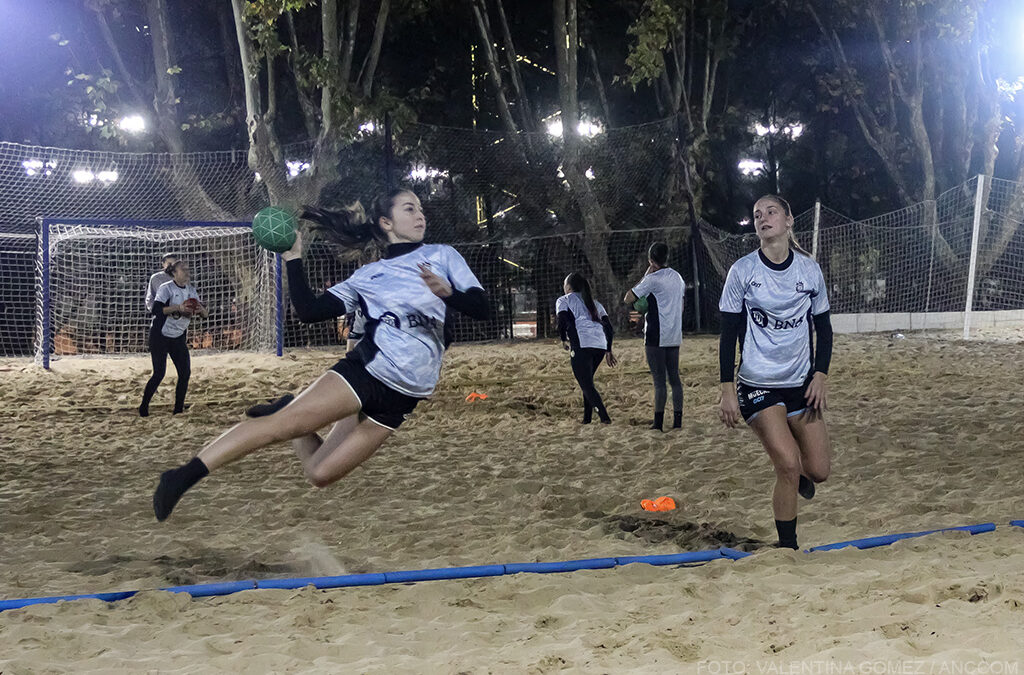 El beach handball pasa la gorra para viajar al Mundial de China