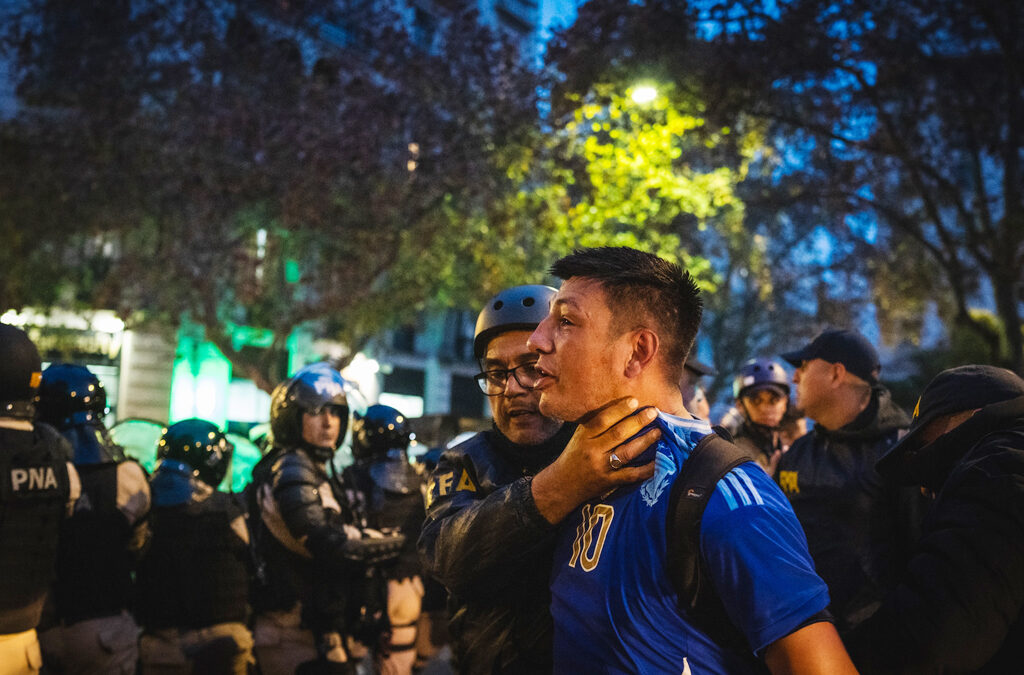 Liberan al último preso por manifestar contra la Ley Bases