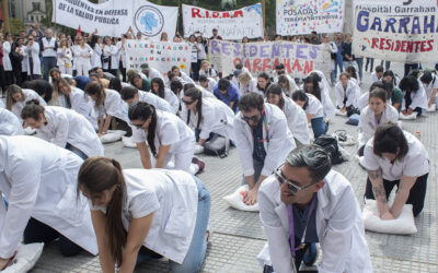 “El presidente Milei le declaró la guerra a la salud pública”