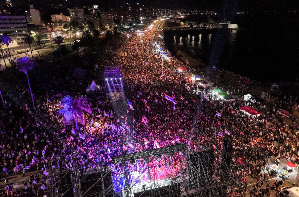 Uruguay sigue en campaña