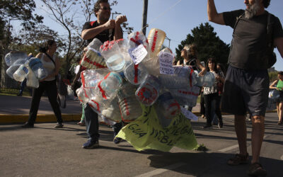 “Nos quieren echar para vender el Tigre”