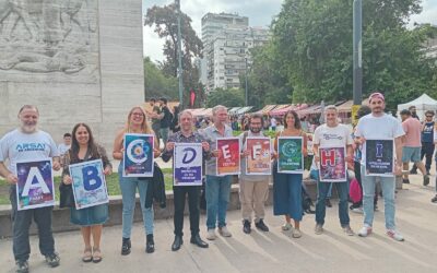 “Estamos de pie y luchando”