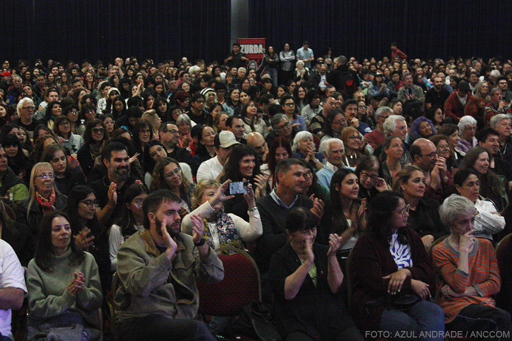 05112025_Presentación 'Zurda' Myriam Bregman Feria del Libro_Azul Andrade_09