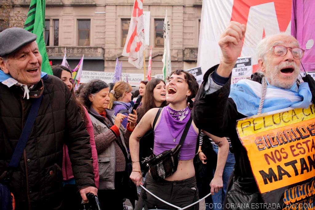 001 011 oriana Estrada jublados ni una menos disca.JPG