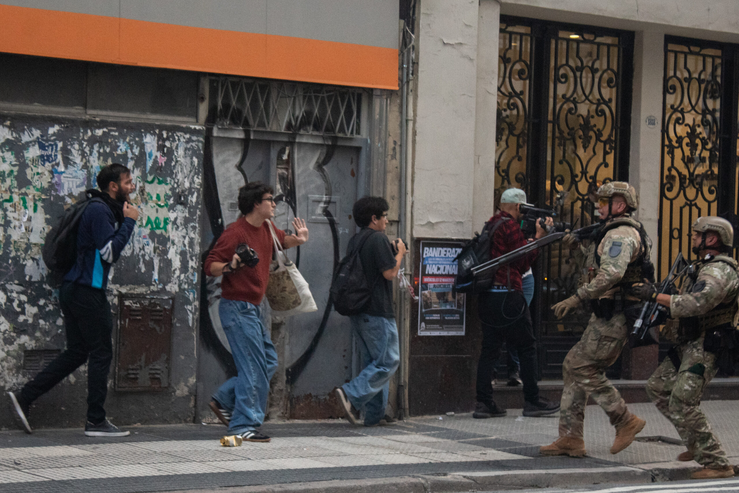 Marcha de Jubilados y Barras Bravas