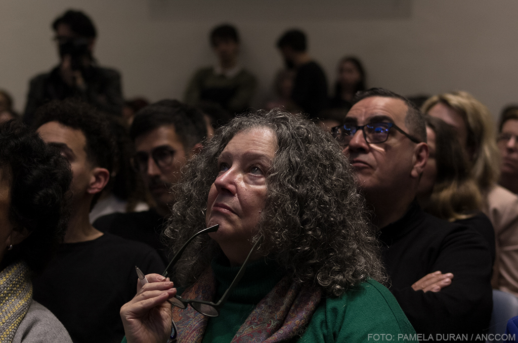20250715_Charla magistral sobre inteligencia artificial y violencia estatal, caso Julia Mengolini_PAMELA DURÁN_JM (26)