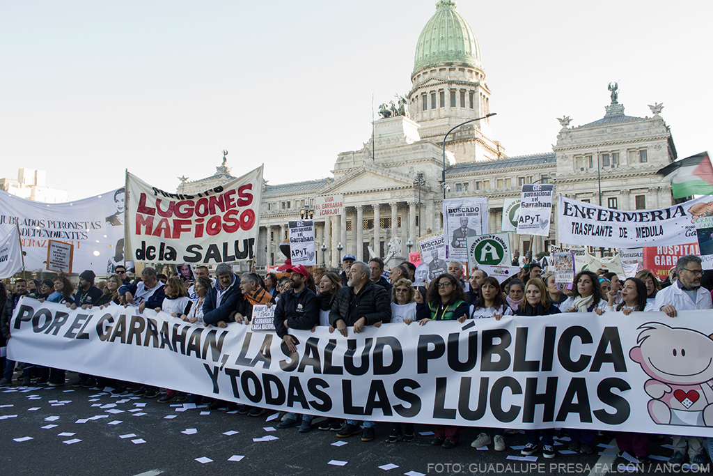 20250717_MarchaFederalenDefensadelaSaludPublicaydelHospitalGarrahan_CongresoaPlazadeMayo_PresaFalconGuadalupe_anccom_DSC_1069