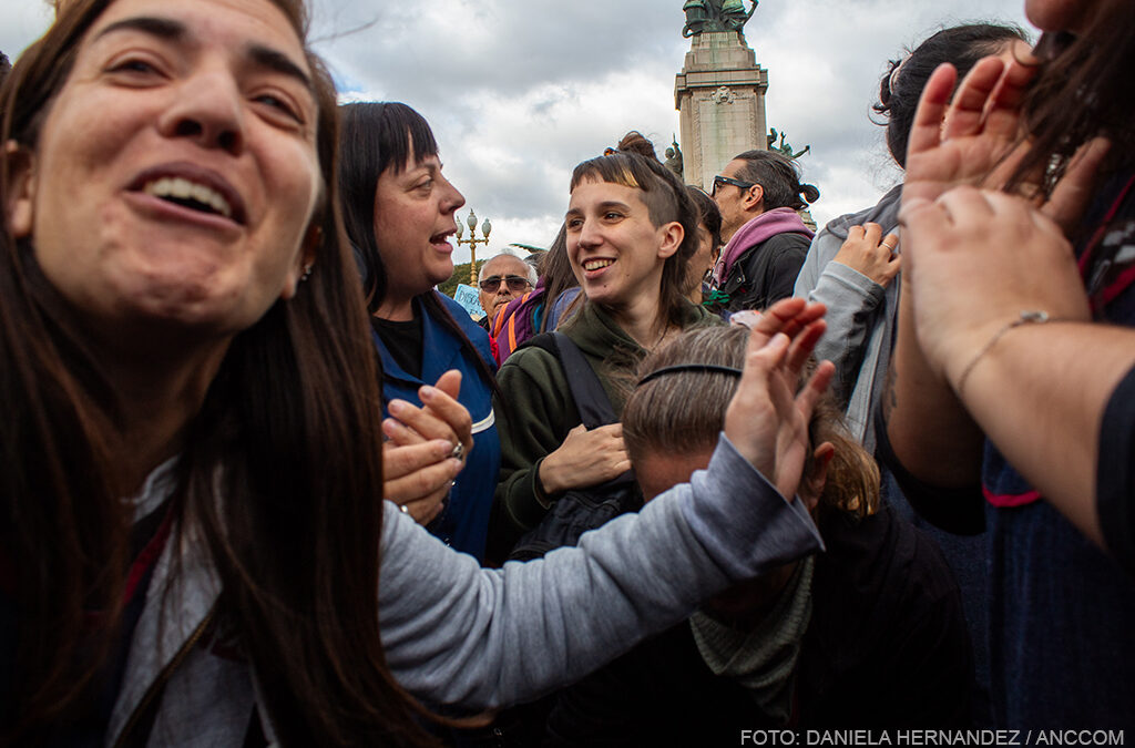 Una plaza con dos caras