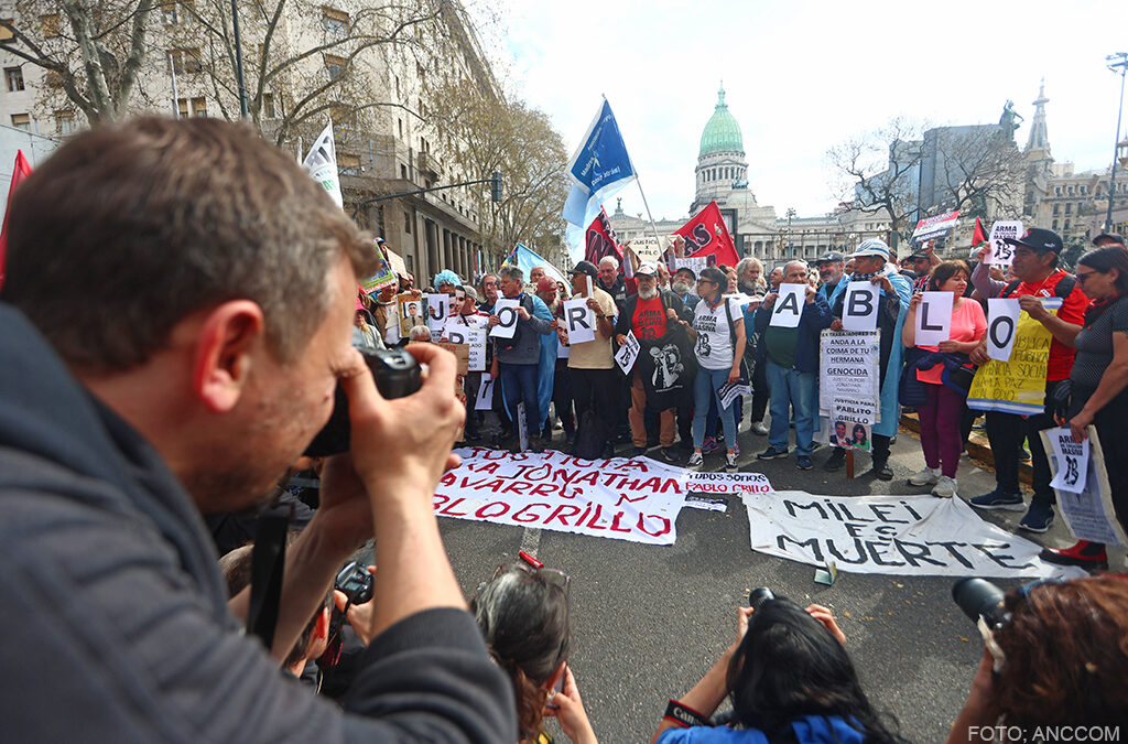 Jubilados y SiPreBA marcharon juntos a seis meses de la agresión a Pablo Grillo