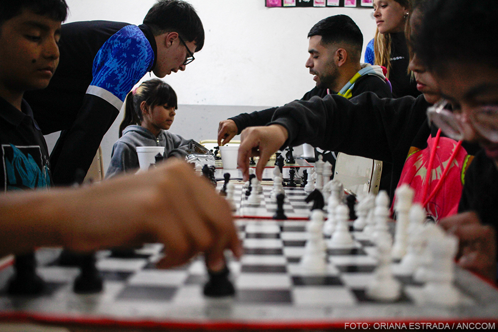 001_10_250912_TallerAjedrez_ESTRADA__MG_1055