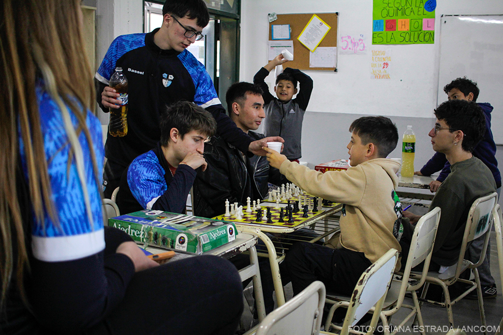 007_06_250912_TallerAjedrez_ESTRADA__MG_1031