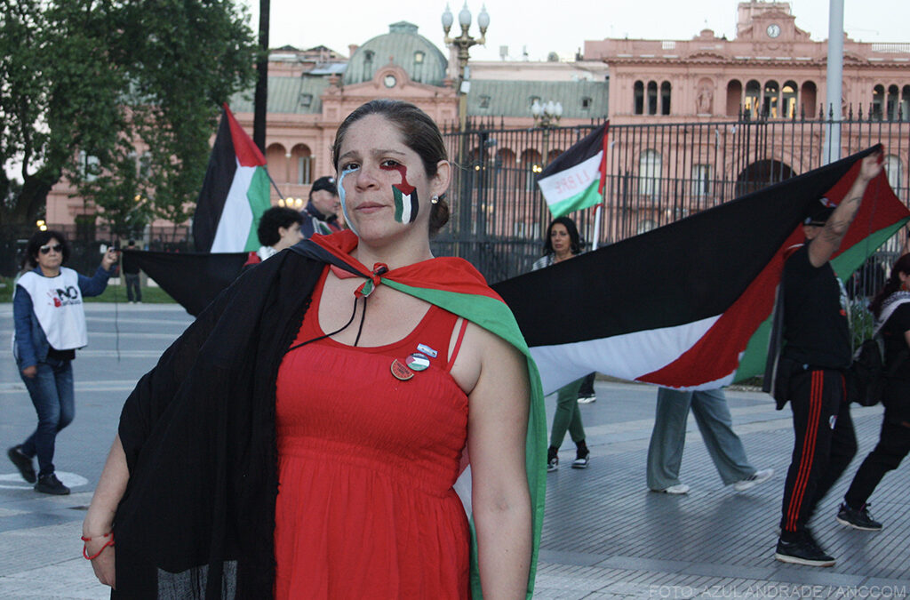 «No saquen los ojos de Gaza»