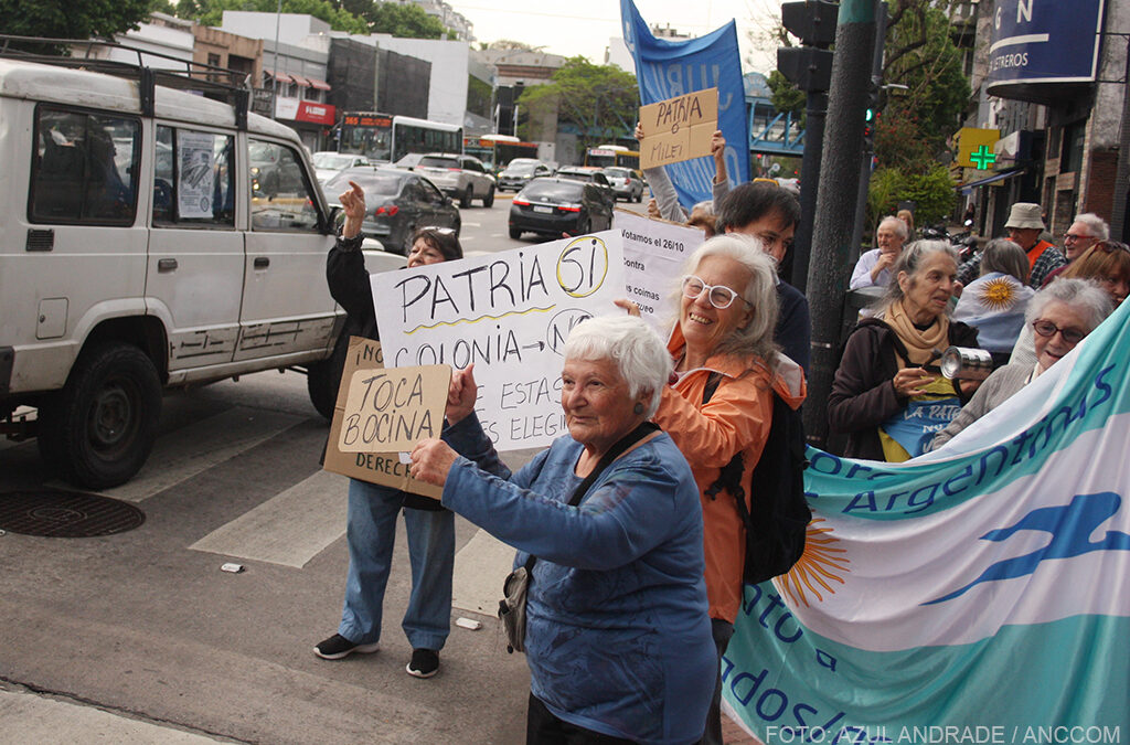 Los jubilados también marchan frente a la Quinta de Olivos
