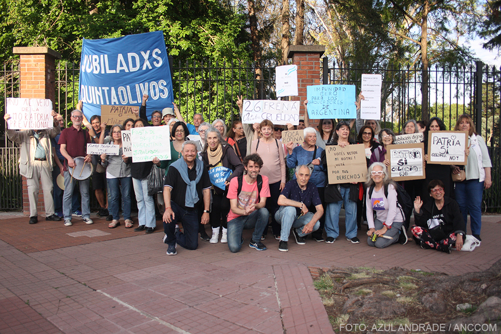 002_20251022_Jubilados Olivos_Azul Andrade_31