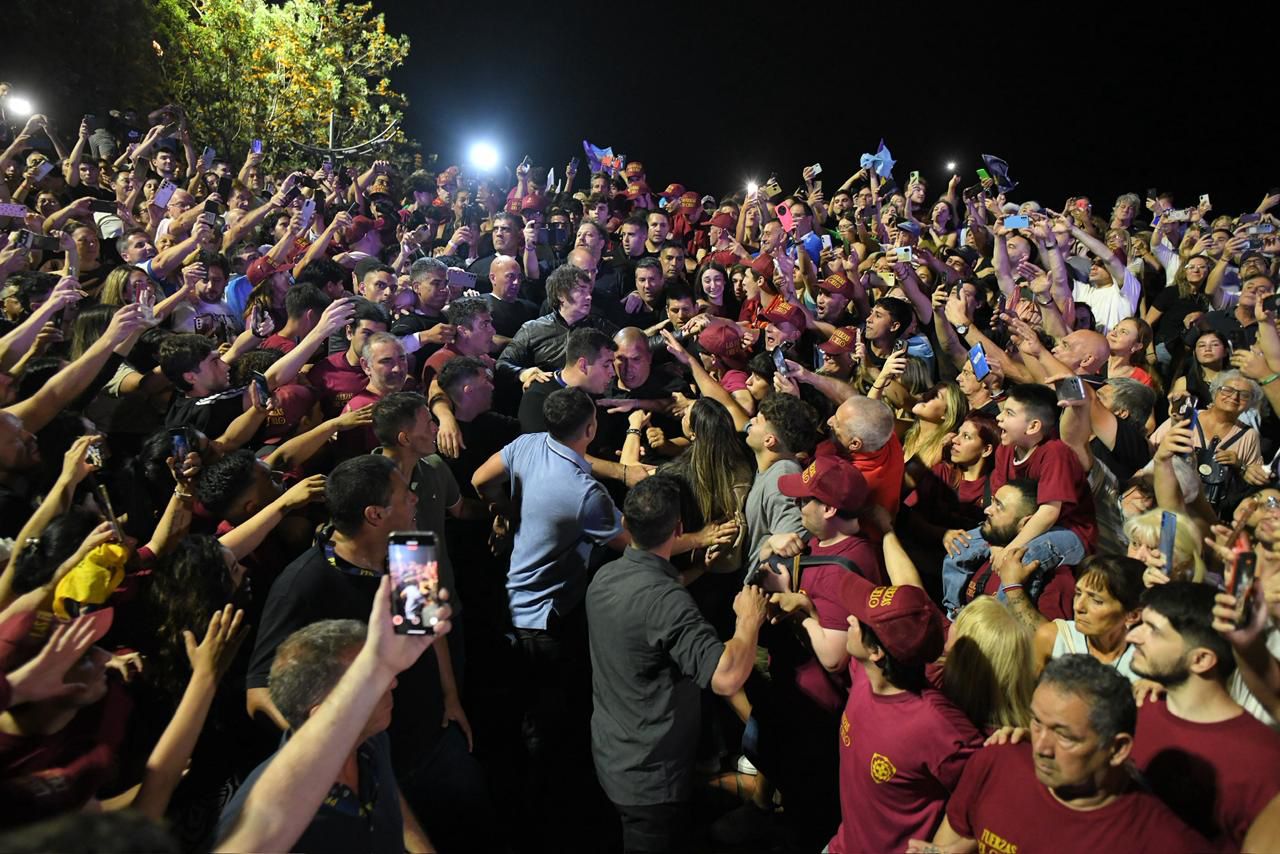003_CierreCampañaLLA_Rosario_20251023