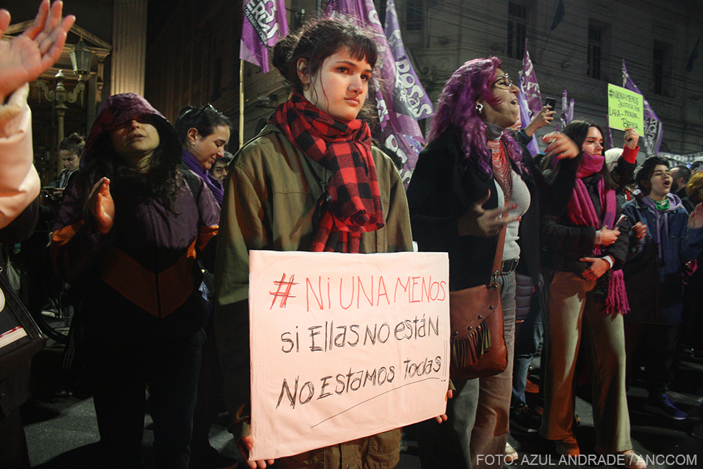 20250924_Marcha en Flores por Triple Femicidio_Azul Andrade_21