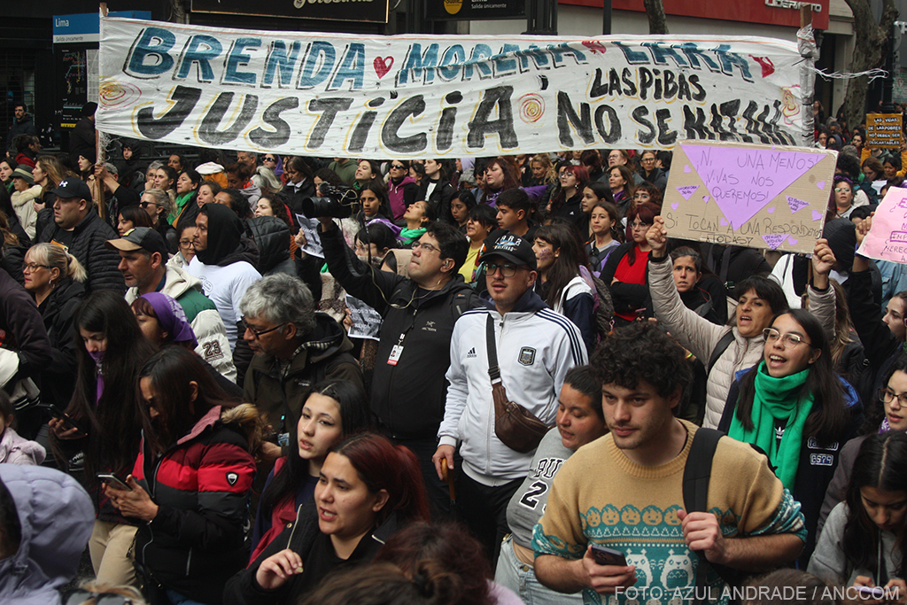 20250927_Marcha por Triple Femicidio_Azul Andrade_18