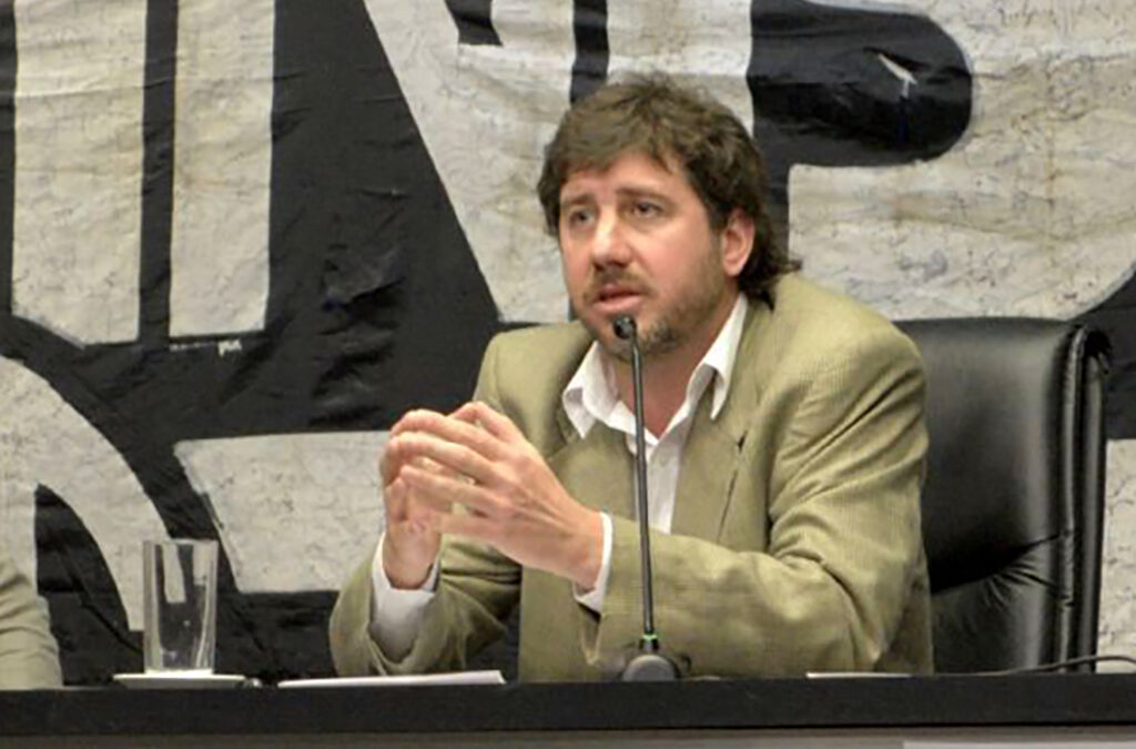 «El fundamento de la reforma laboral es falso»