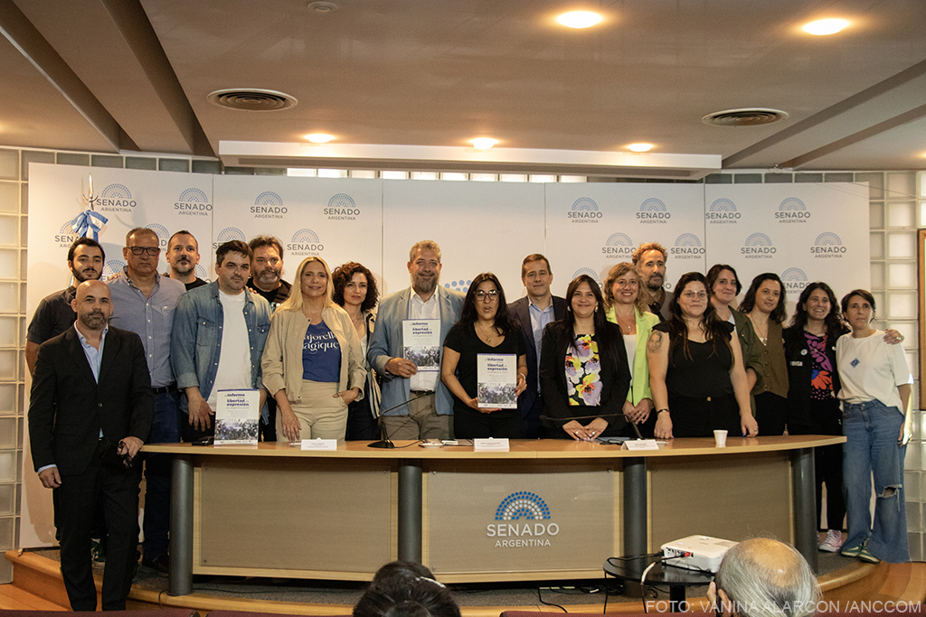 009_1202202520251202_Presentación del Informe sobre Libertad de Expresión_Alarcón Vanina (43)